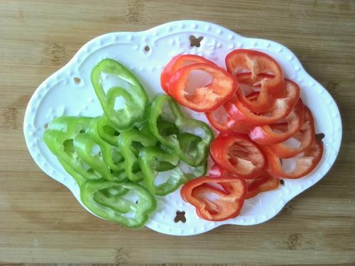 【彩椒耗油海鲜菇】