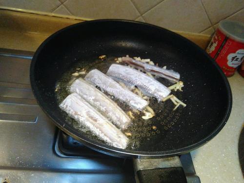 【红椒煎带鱼】