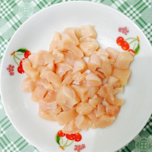 【彩椒菠萝鸡丁】