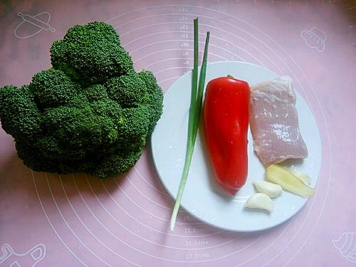 【彩椒肉沫炒西兰花】