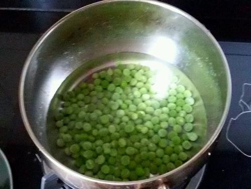 【豌豆炒香肠】