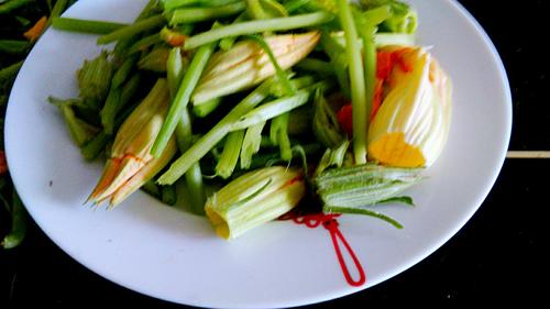 【爆炒南瓜花】