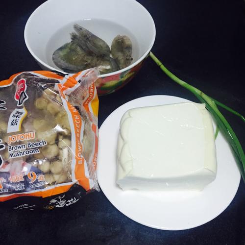 【豆腐鲜虾煲】