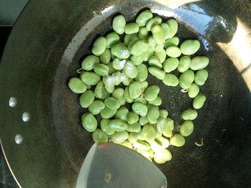 【青蚕豆炒蒜苗】