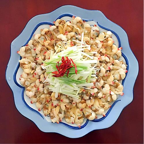 【【葱油拌蚬子肉】】