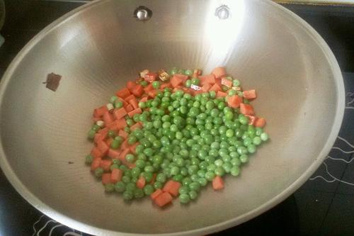 【豌豆炒香肠】