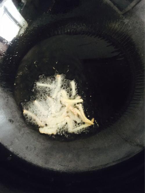 【香辣O泡鱿鱼圈】