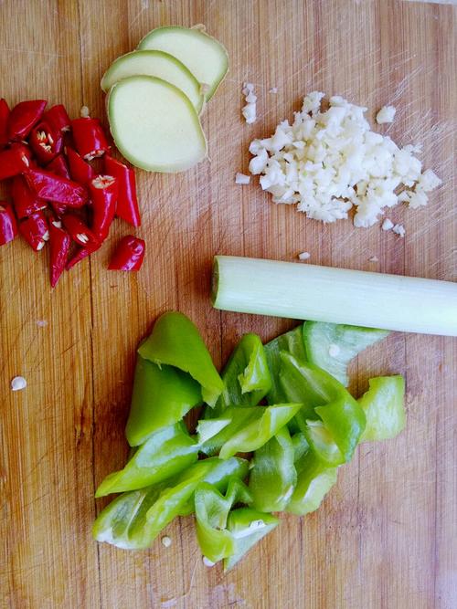 【辣炒小鱿鱼】