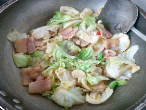 【咸肉干锅卷心菜】