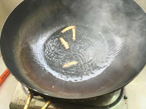 【红椒豆腐丝】