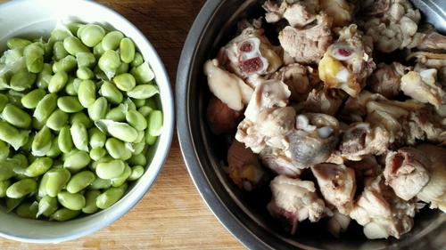 【鸡丁炒毛豆】