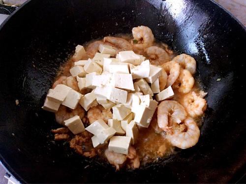 【虾仁炒豆腐】