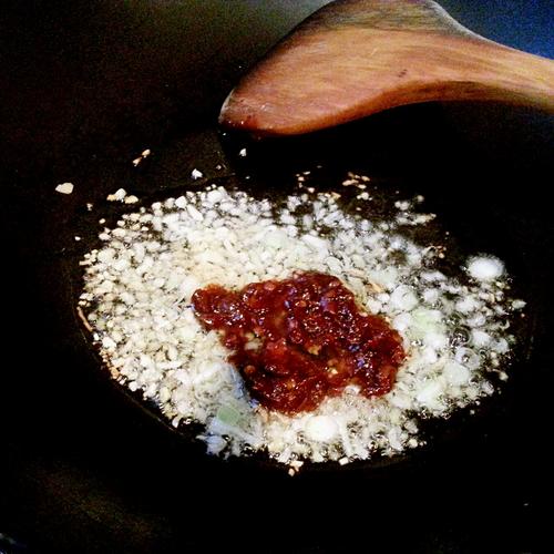 【鱼香虎皮鹌鹑蛋】