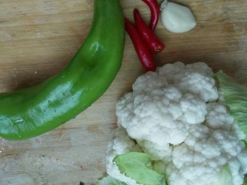 【辣椒炒花菜】