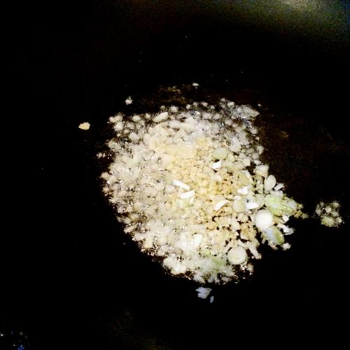 【鱼香虎皮鹌鹑蛋】