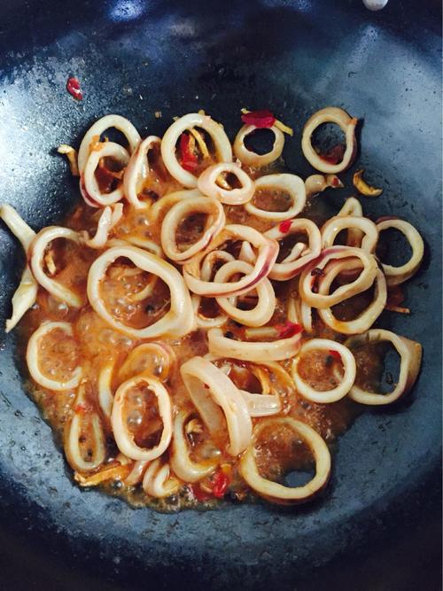 【香辣O泡鱿鱼圈】