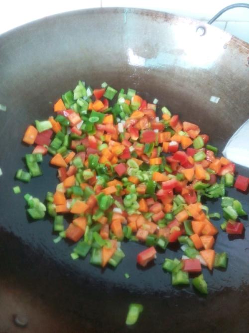 【彩椒炒玉米】