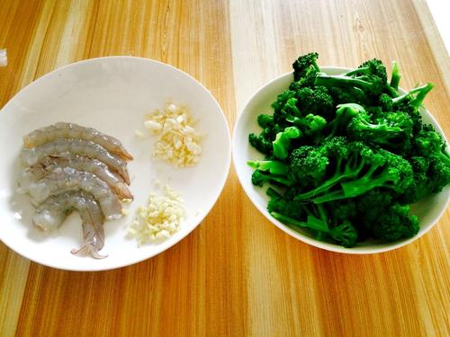 【西兰花炒虾仁】