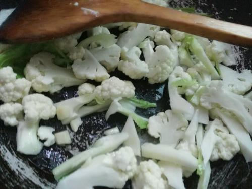 【辣椒炒花菜】