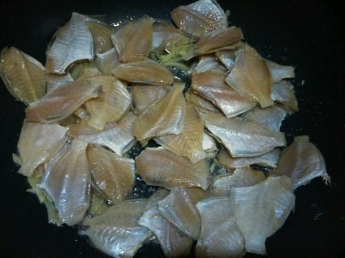 【香煎扒皮鱼干】