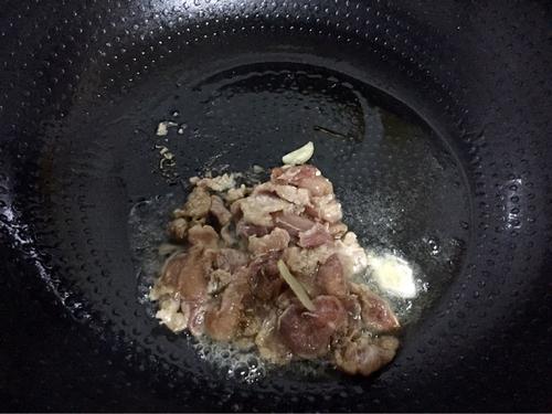 【白萝卜炒肉片】