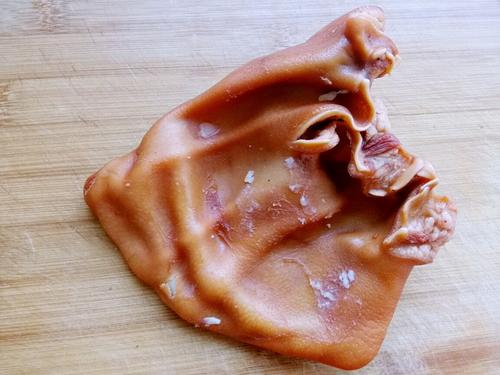 【猪耳朵炒辣椒鸡蛋】