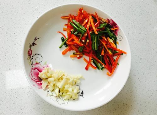 【酸辣土豆丝】