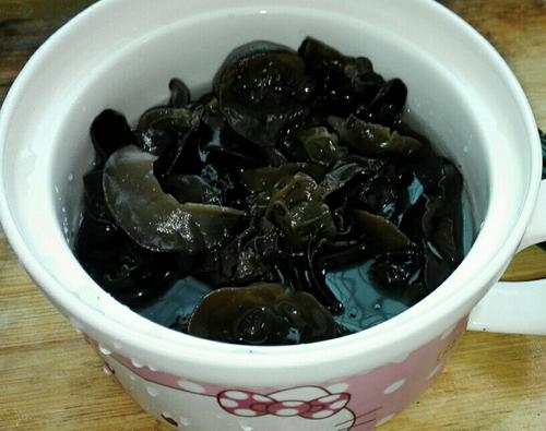 【黄瓜木耳炒鸡蛋】