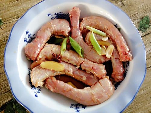 【干煎香辣鸡脖】