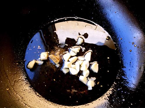 【西芹炒百合腰果虾仁】