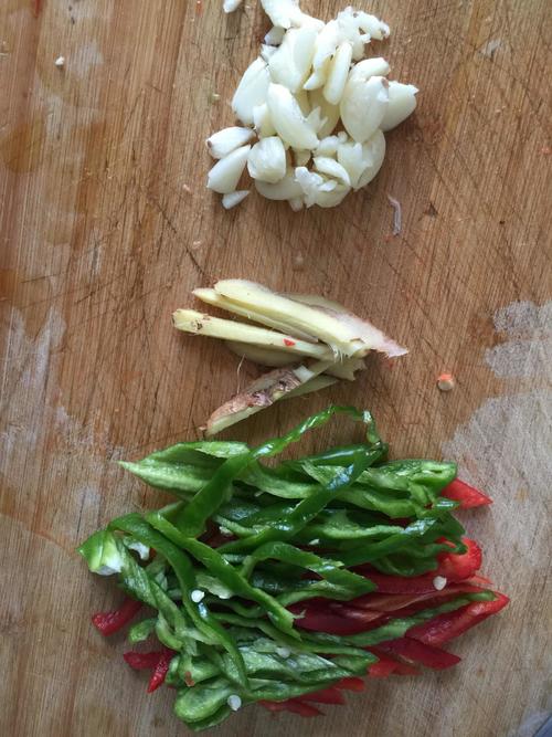 【红椒豆腐丝】