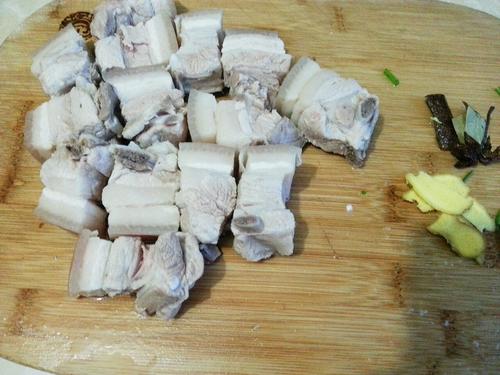 【红烧粉丝五花肉】