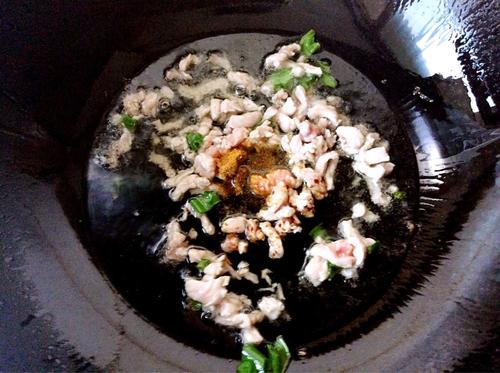 【虾仁炒豆腐】