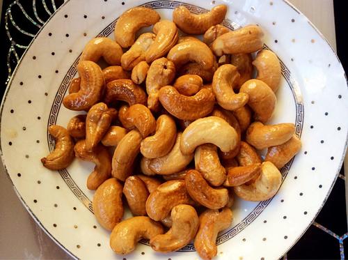 【西芹炒百合腰果虾仁】