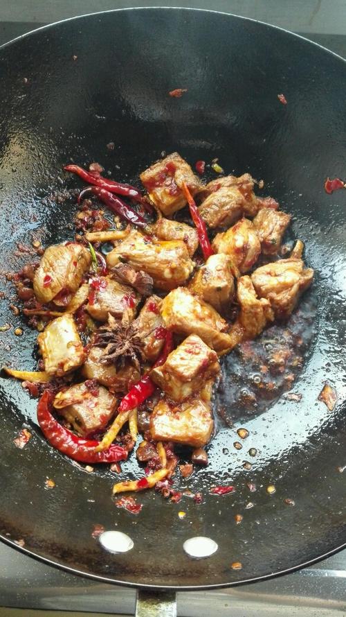 【川味土豆烧排骨】