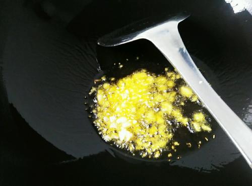 【剁椒炒嫩南瓜丝】