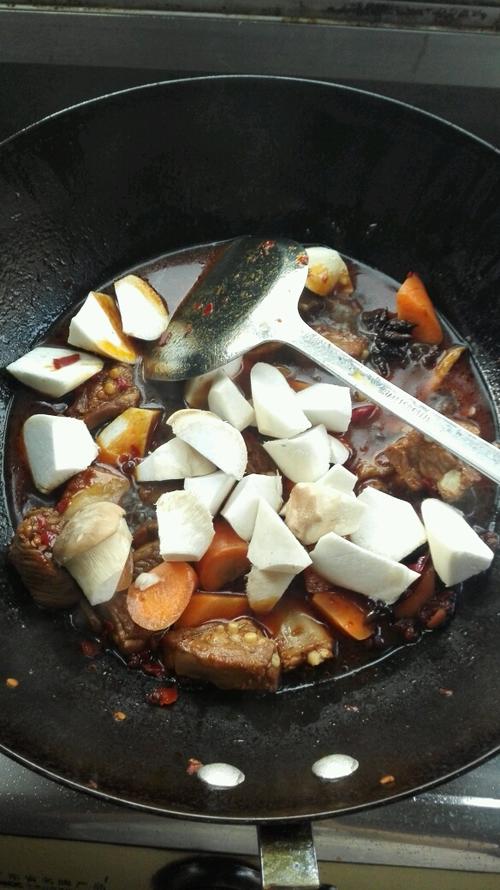 【川味土豆烧排骨】