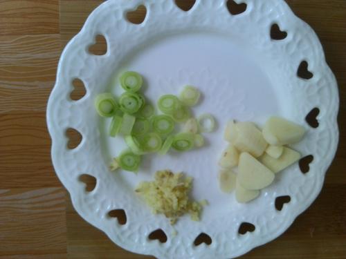 【彩椒耗油海鲜菇】