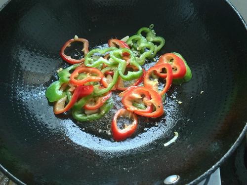 【彩椒耗油海鲜菇】