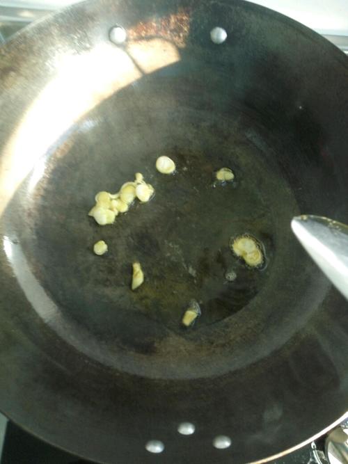 【青蚕豆炒蒜苗】