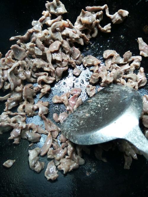 【野山椒炒鸡胗】