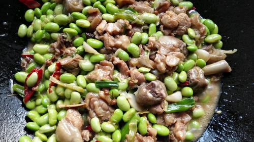 【鸡丁炒毛豆】