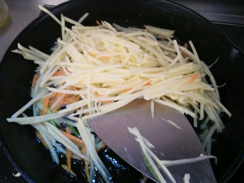 【清炒土豆丝】