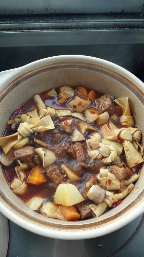 【川味土豆烧排骨】