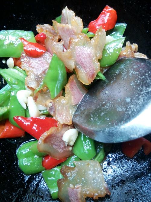 【辣椒炒腊肉】