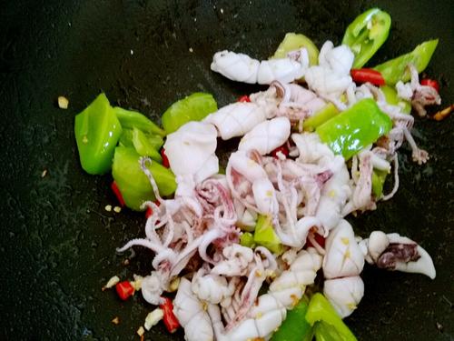 【辣炒小鱿鱼】