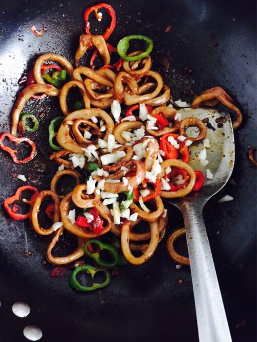 【香辣O泡鱿鱼圈】