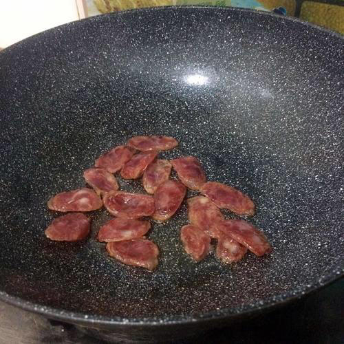 【青椒洋葱炒腊肠】