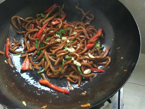 【红椒豆腐丝】