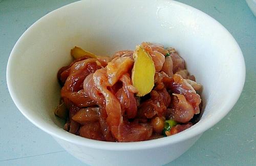 【胡萝卜炒肉丝】